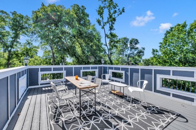 Building Photo - Brand NEW East Nashville 3 bedroom/3.5 bat...