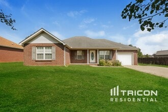 Building Photo - 8014 Lomond Dr