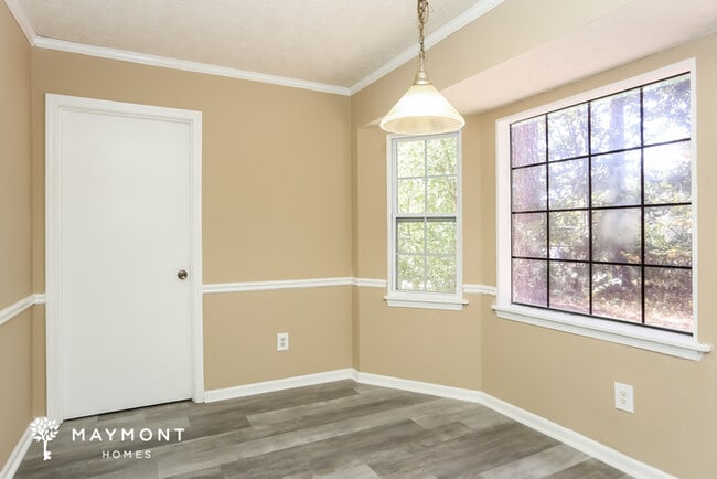 Building Photo - 575 Scarborough Rd