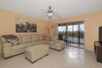 Building Photo - 950 SW 138th Ave