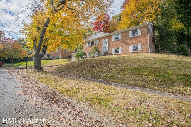Foto del edificio - 5 br, 3 bath House - 11407 Rosalie Dr