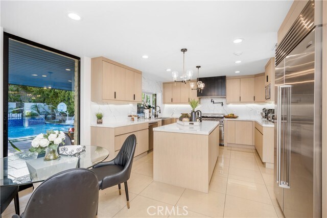Foto del edificio - 3677 Eddingham Ave