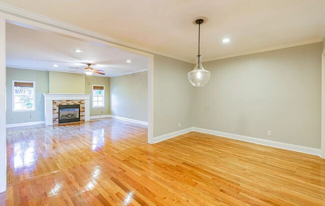 Building Photo - 3705 W Barcelona St - For Rent!