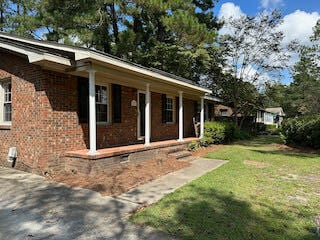 Building Photo - 212 Fairway Dr