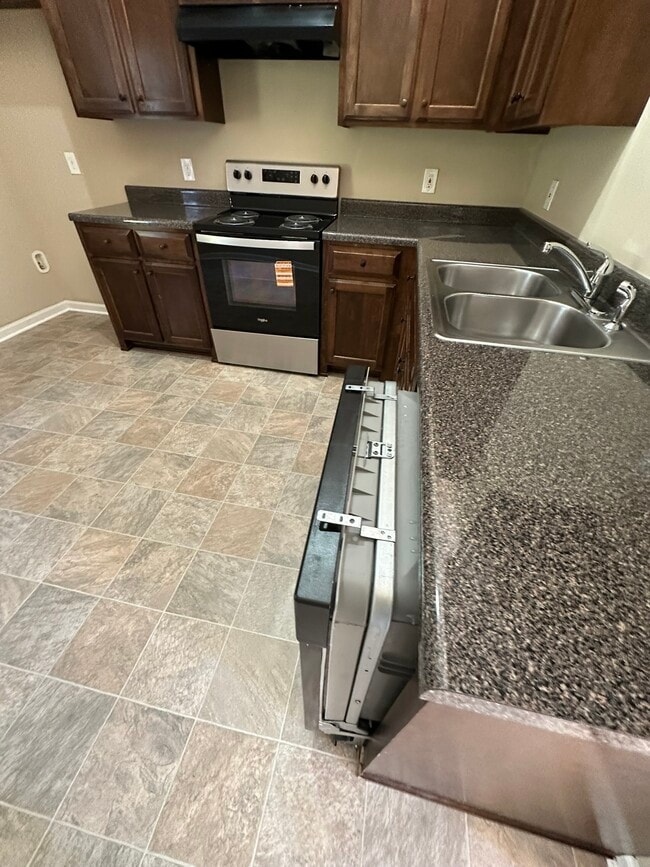 Building Photo - 1106 Emma May Pt