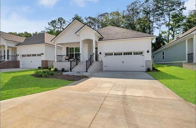 Building Photo - 2047 Hansel Hl Dr