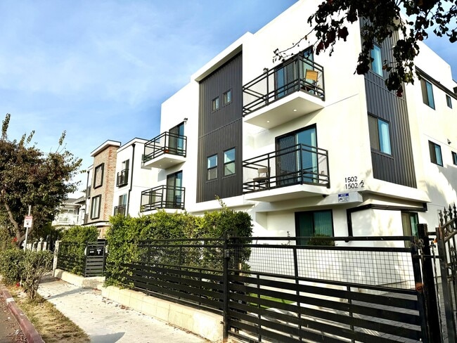 Building Photo - 1500 Arapahoe St