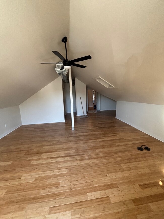 Photo - 4124 Kirby Ave Apartment