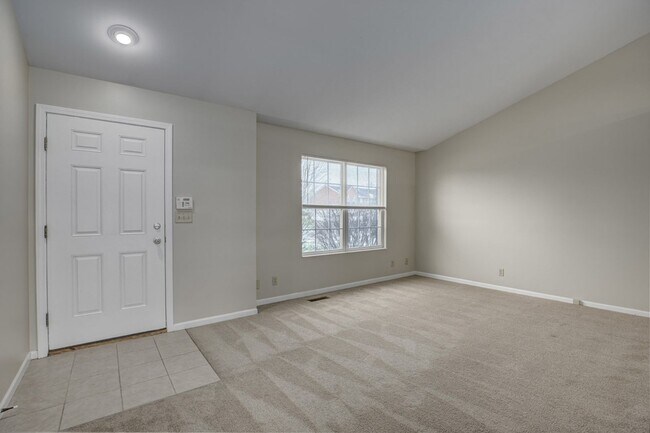 Foto del edificio - Beautifully Renovated 4-Bedroom Single-Family Home – Independence, KY