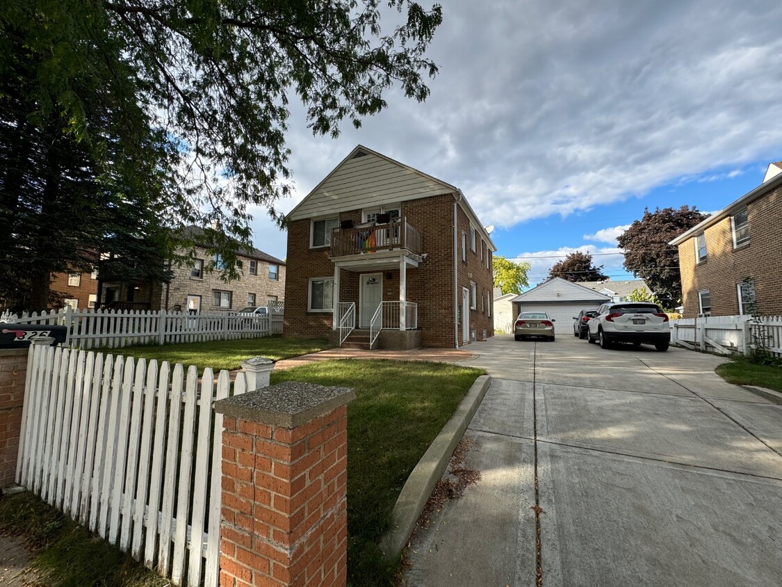 Primary Photo - 324 E Oklahoma Ave