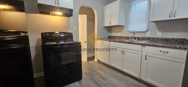 Foto del edificio - 3527 N Chester Ave