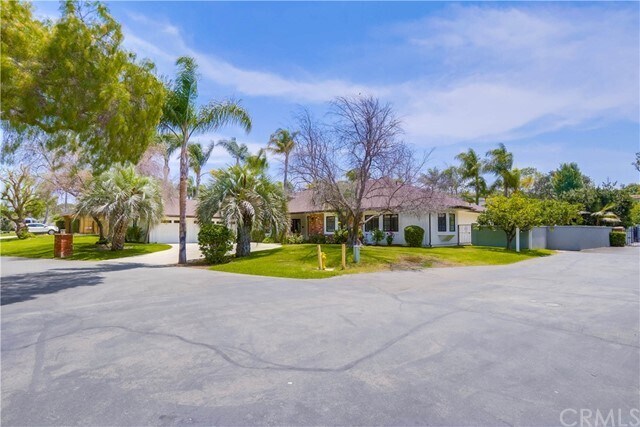 Building Photo - 28328 Paseo Michelle