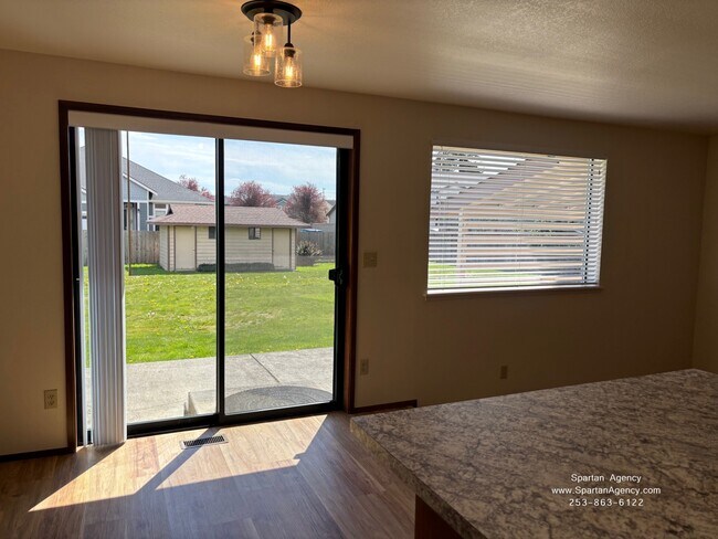 Foto del edificio - 18303 104th Street Ct E