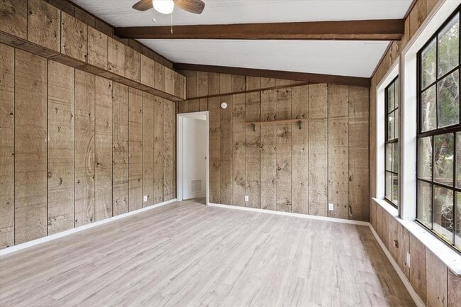 Foto del edificio - 23393 Nameless Rd