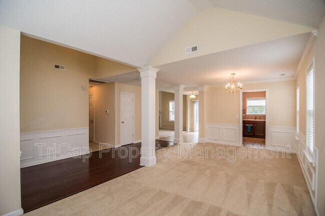 Building Photo - 102 Bonhill Ct