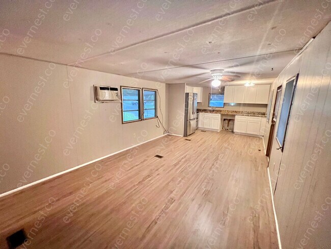 Building Photo - 1 Bed, 1 Bath Home with Carport / Pet-Friendly / Vouchers Accepted / Available Soon!