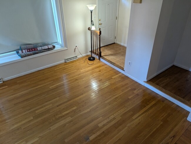 Building Photo - 417 Wellman Ave