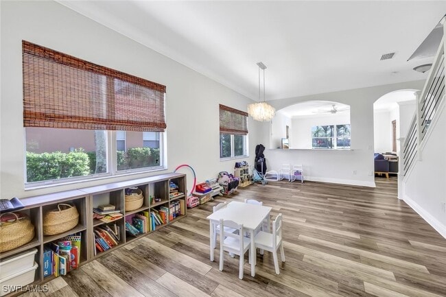 Building Photo - 1949 Par Dr