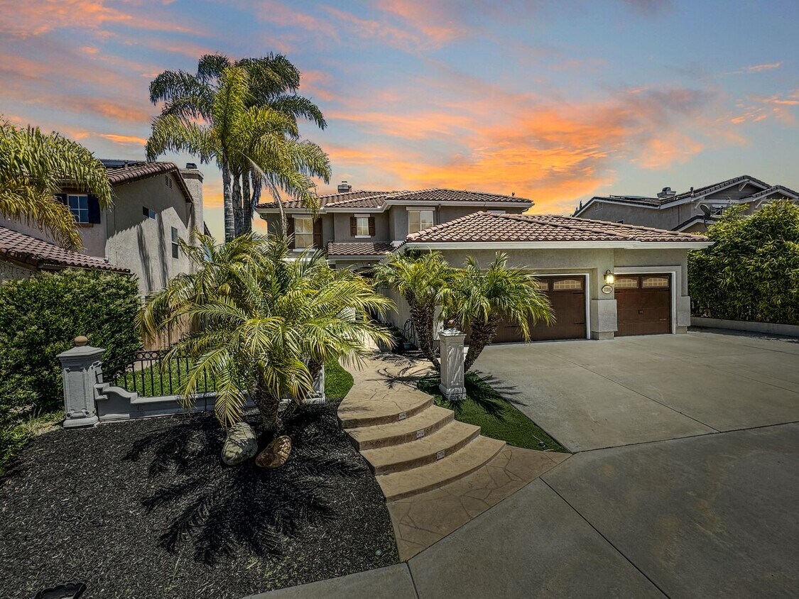 Primary Photo - Great 4B/3BA House in Oceanside w/ a Large...