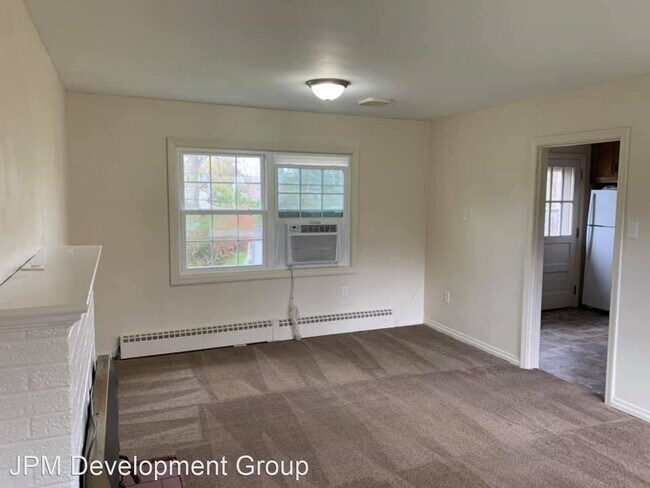 Building Photo - 3 br, 1.5 bath House - 947 Parkside Dr