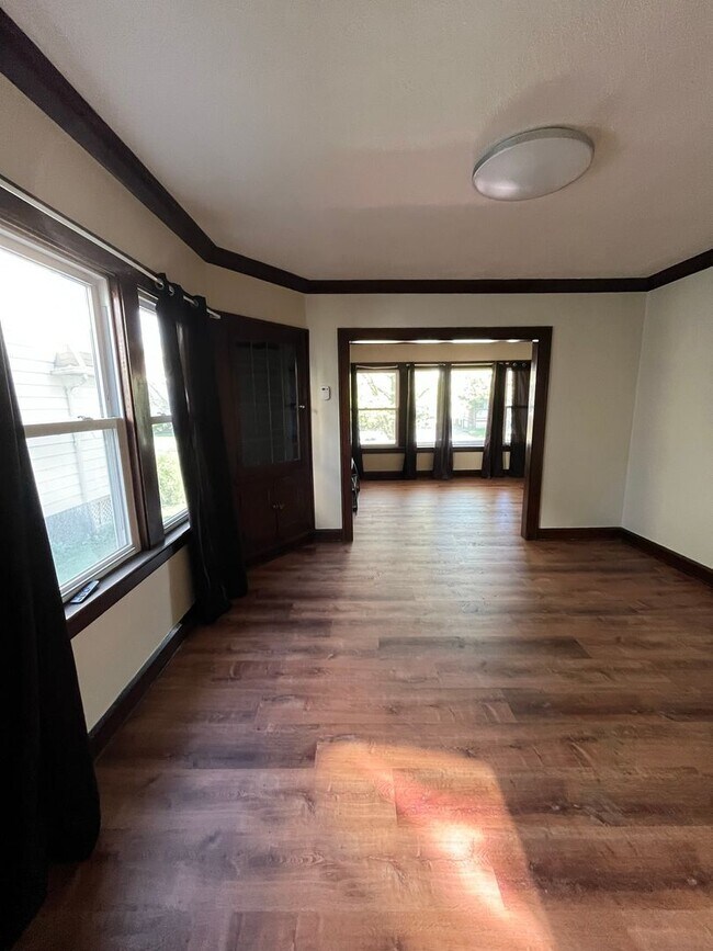 Foto del edificio - 11522-11522 Headley Ave