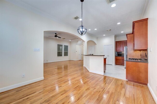 Foto del edificio - 3219 St George Square Ct