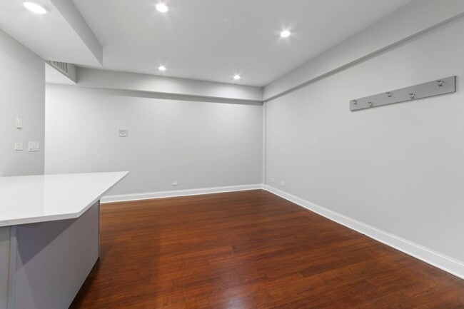 Foto del edificio - 4637 N Dover St