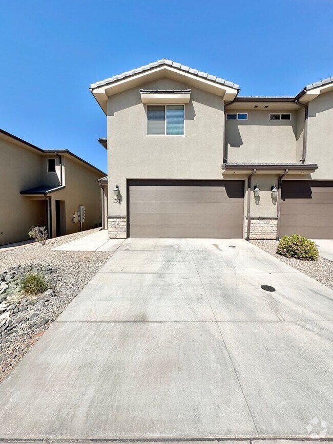 Building Photo - 1005 Tortoise Rock Dr