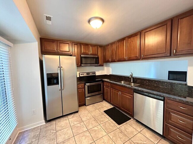 Foto del edificio - 12301 Shore View Drive