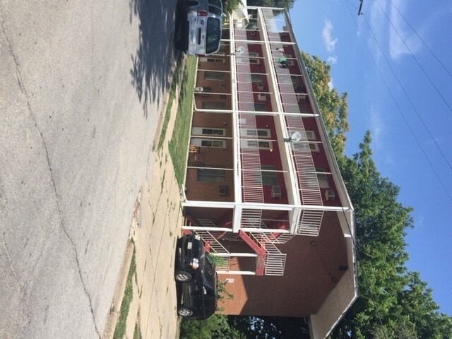 Building Photo - 1015 N 47th Ave