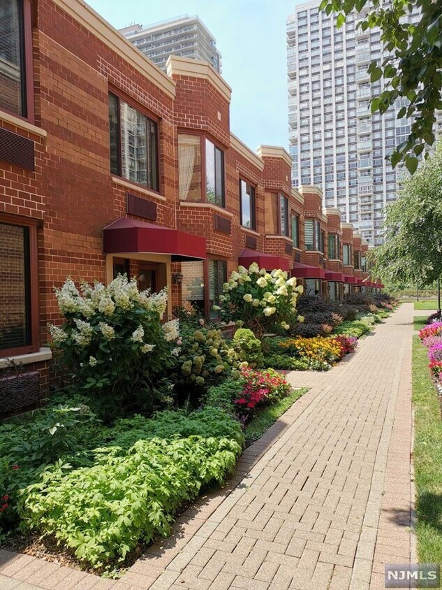 Foto principal - 100 Old Palisade Rd