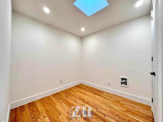 Foto del edificio - 936 4th Ave