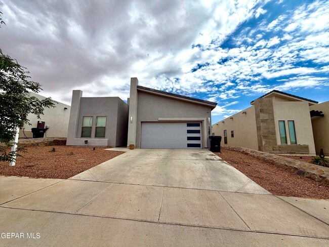 Building Photo - 12878 Clevedon St