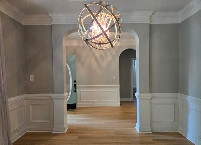 Building Photo - 8014 Ladys Secret Dr