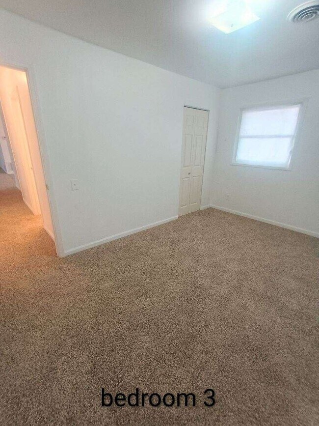 Foto del edificio - 1152 W Juniper Dr