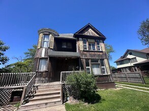 Building Photo - 1124 N Walnut St