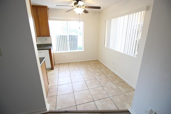 Building Photo - 471 Ballantyne St