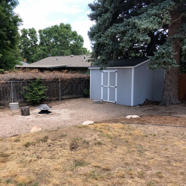 Building Photo - 1004 Mantz Pl