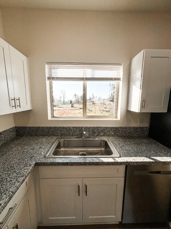 Foto del edificio - 5905 Oliver Rd