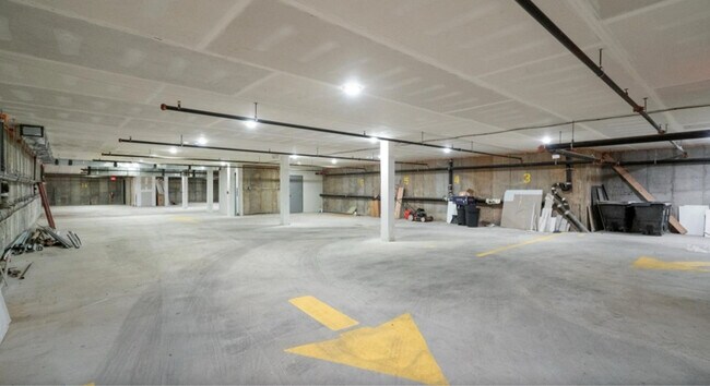 Building Photo - 1522 W Girard Ave