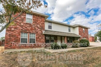 Building Photo - 1604 Inca Dr
