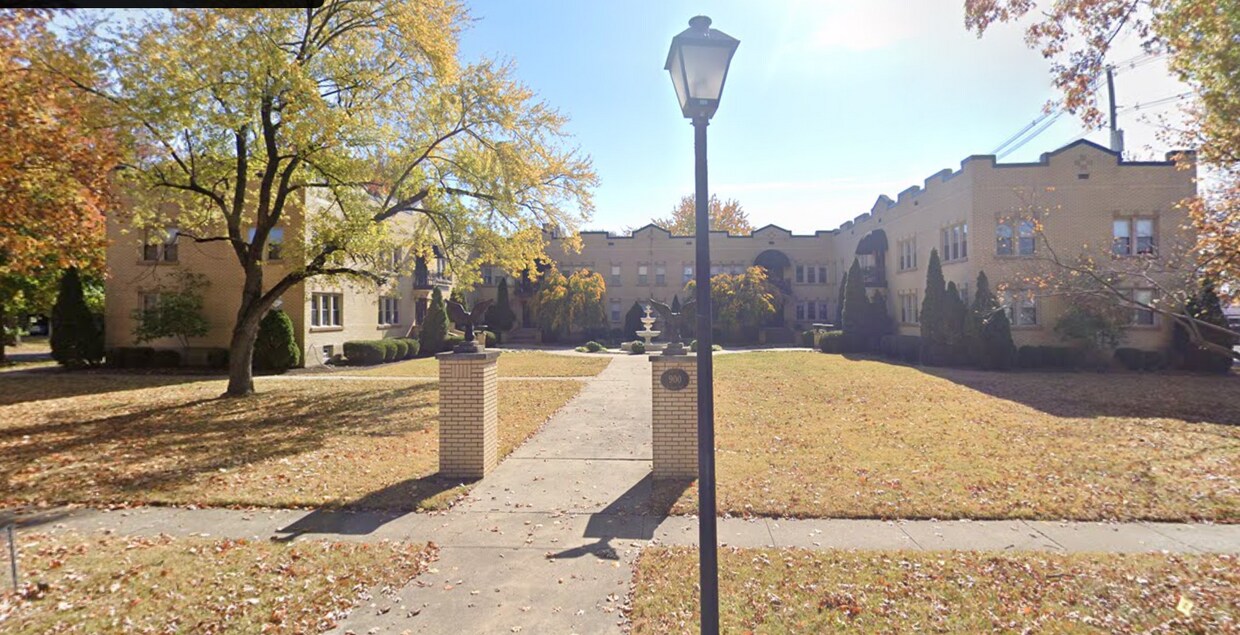 900 Audubon Pky Unit 3, Louisville, KY 40213 Condo for Rent in