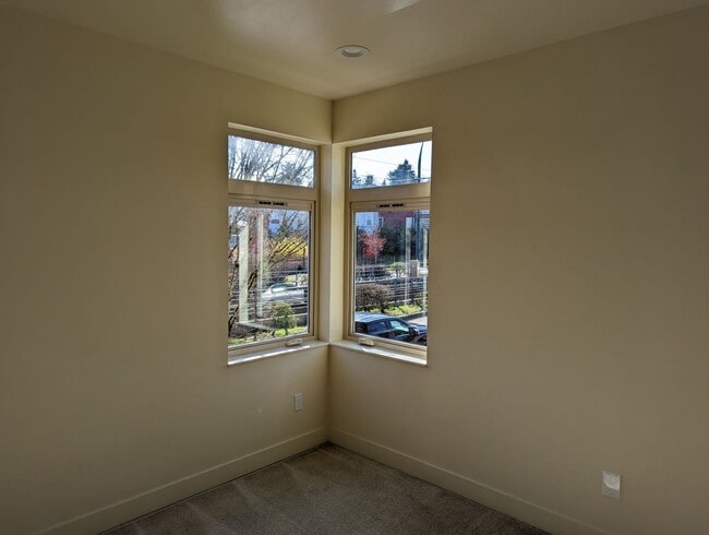 Foto del edificio - Beautiful Townhome