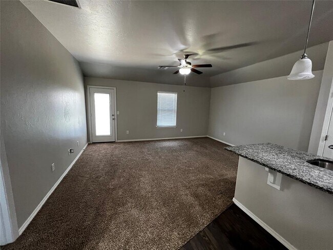 Foto del edificio - 4708 River Mesa Dr