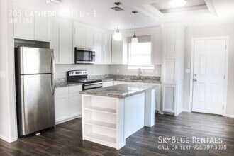 Building Photo - 705 Cathedral Hl