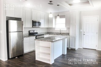 Building Photo - 705 Cathedral Hl
