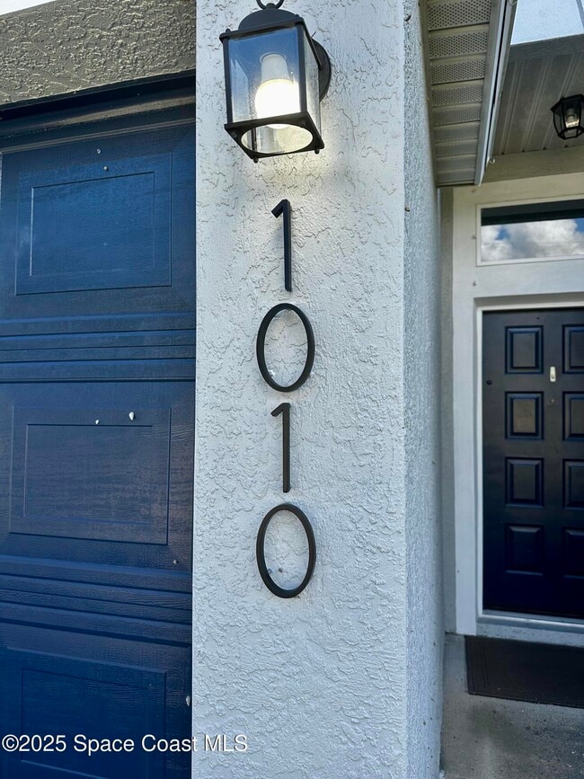 Building Photo - 1010 Lundy Dr