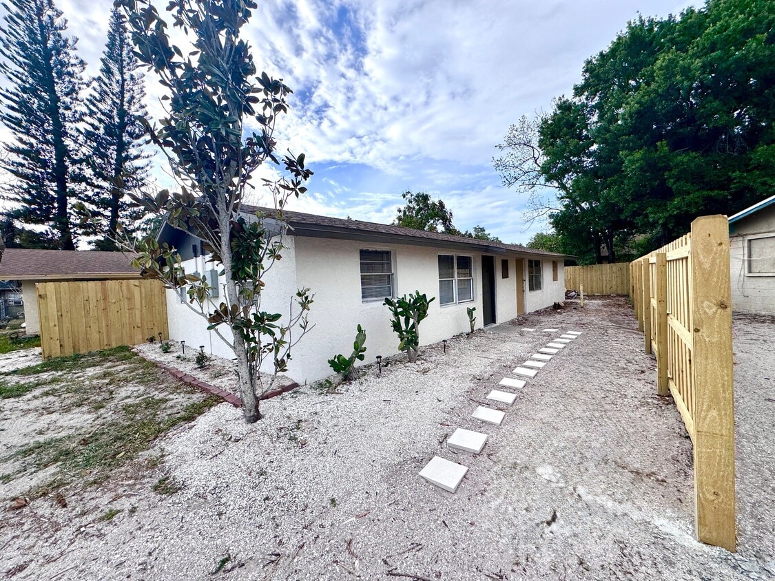 Photo - 116-122 12th St W (Palmetto, FL)