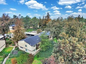 Building Photo - 355 Parkview Terrace