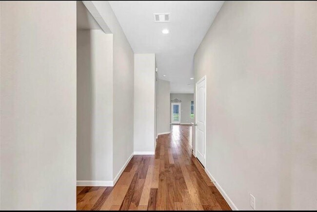 Foto del edificio - 18102 Humber River Ln
